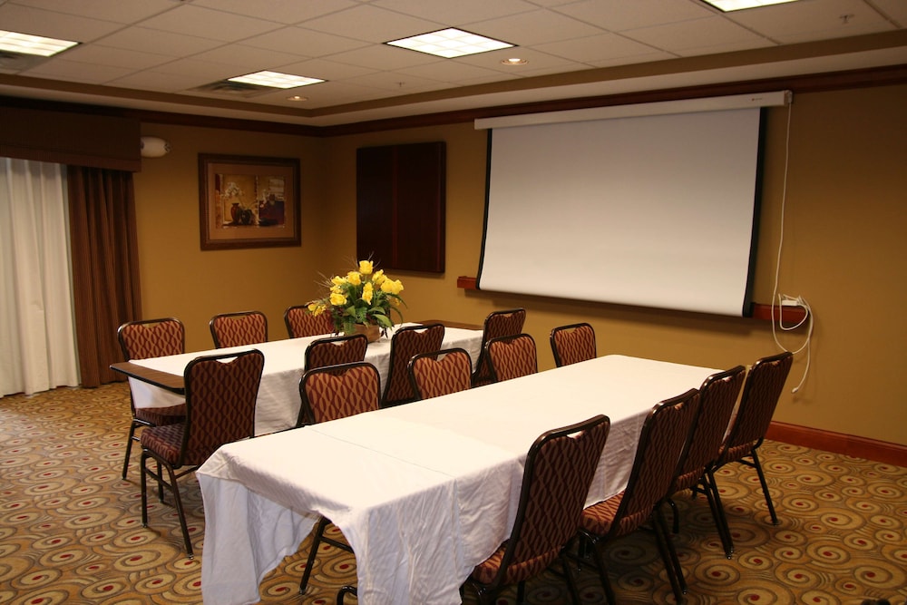 Hampton Inn Goshen - photo 27