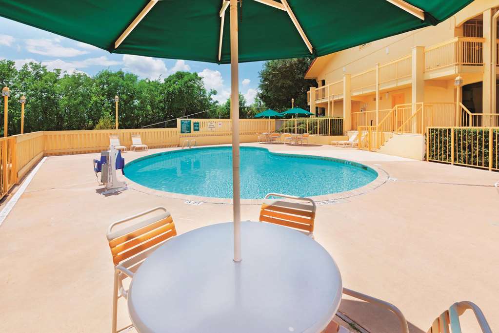 La Quinta Inn by Wyndham San Antonio Lackland - photo 9