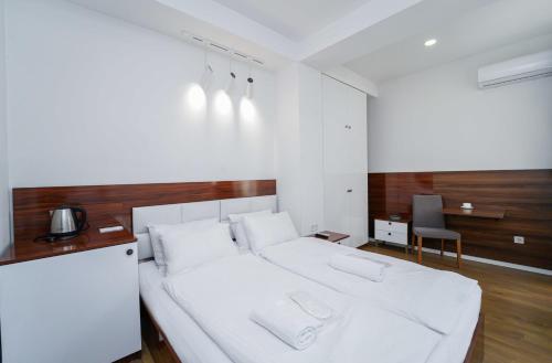 Hotel type room with mini kitchen and balcony on Melikishvili city center