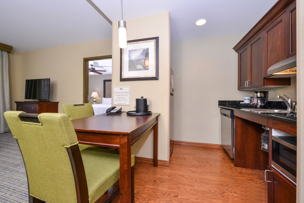 Homewood Suites by Hilton Fresno - photo 10