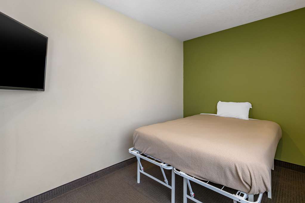 Sleep Inn & Suites Pleasant Hill Des Moines - photo 8