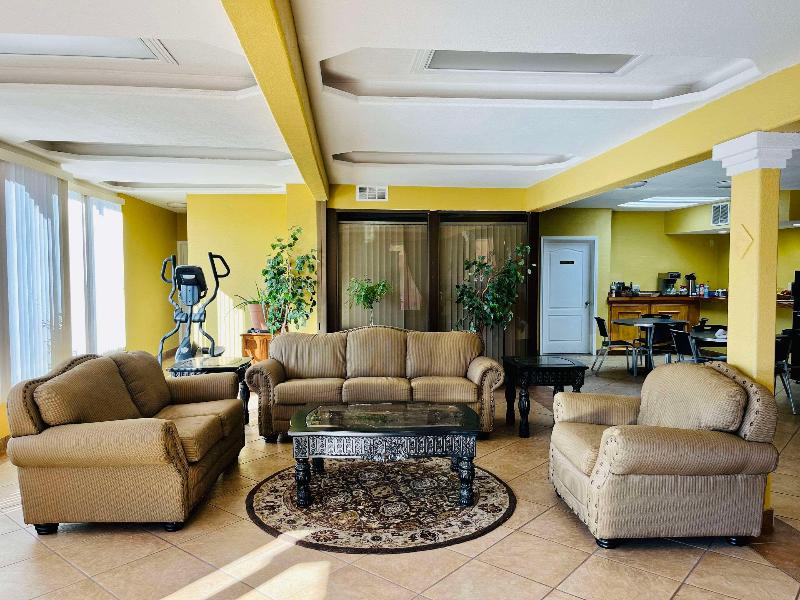 Econo Lodge Del Rio - photo 3