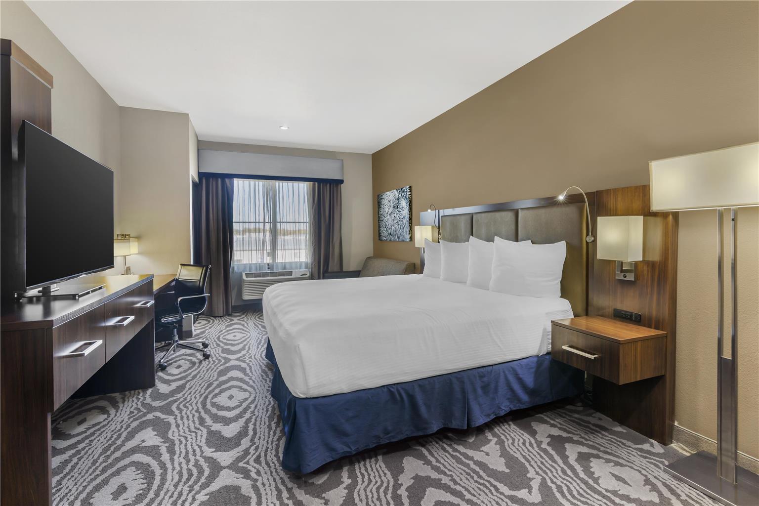 Best Western Plus Williston Hotel & Suites - photo 37
