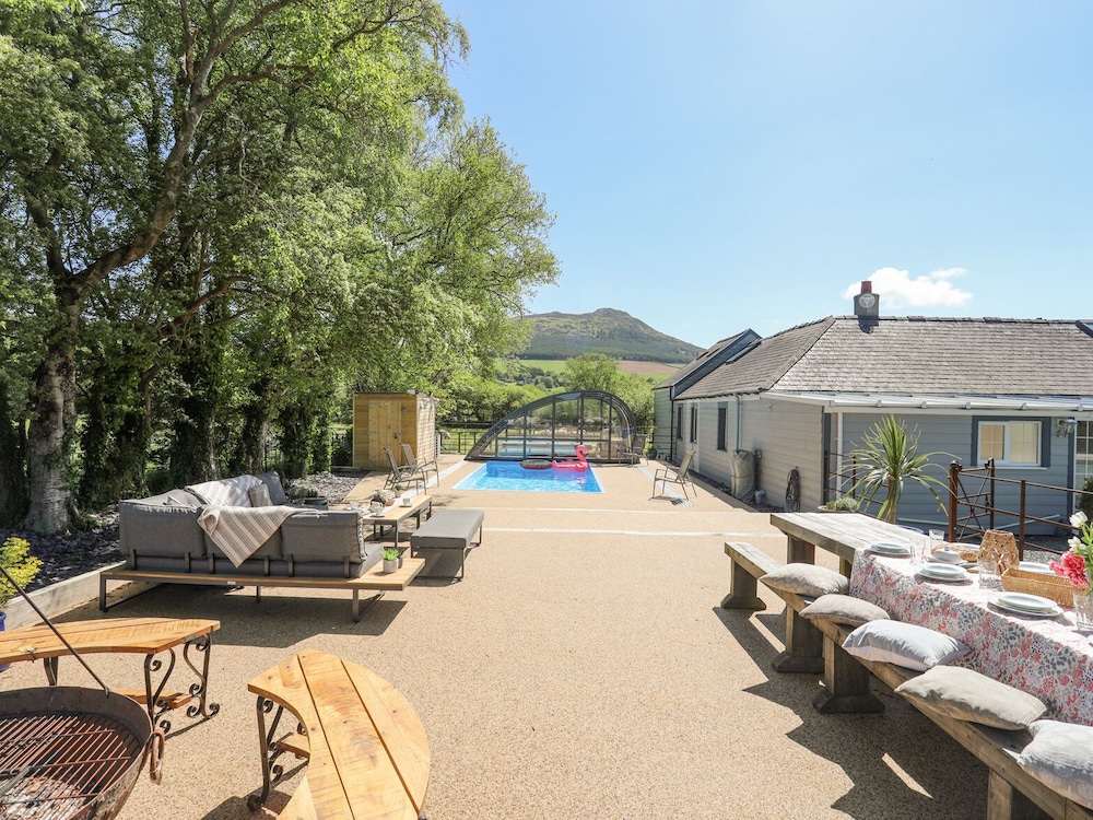 The Keepers Lodge — 4-Star Luxury Hotel in Pwllheli, United Kingdom