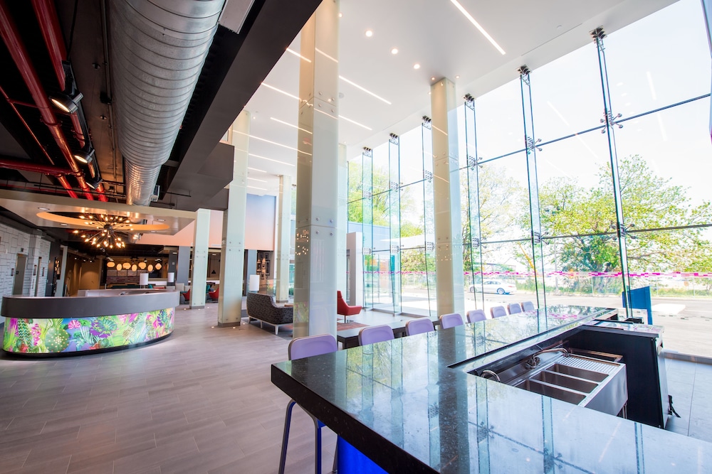 Aloft New York LaGuardia Airport - photo 6
