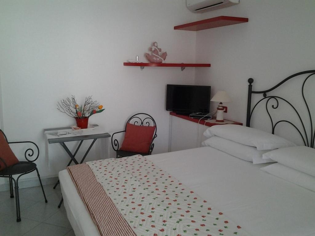 PonzaSmeralda Le Forna in Ponza, Italy