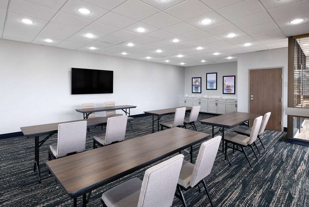 AmericInn by Wyndham Casper Event Center Area - photo 24