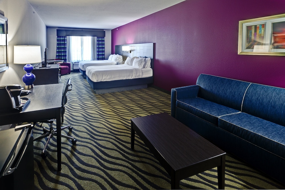 Holiday Inn Express Hutchinson an IHG Hotel - photo 4