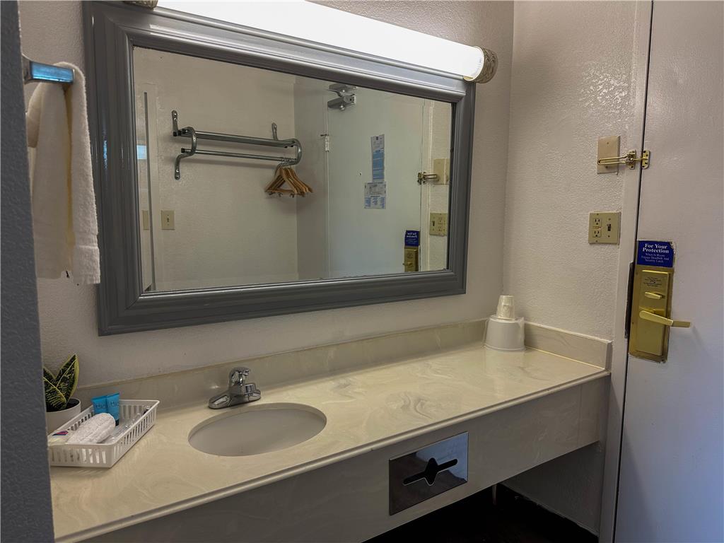 Motel 6 Rochester NY Airport - photo 13
