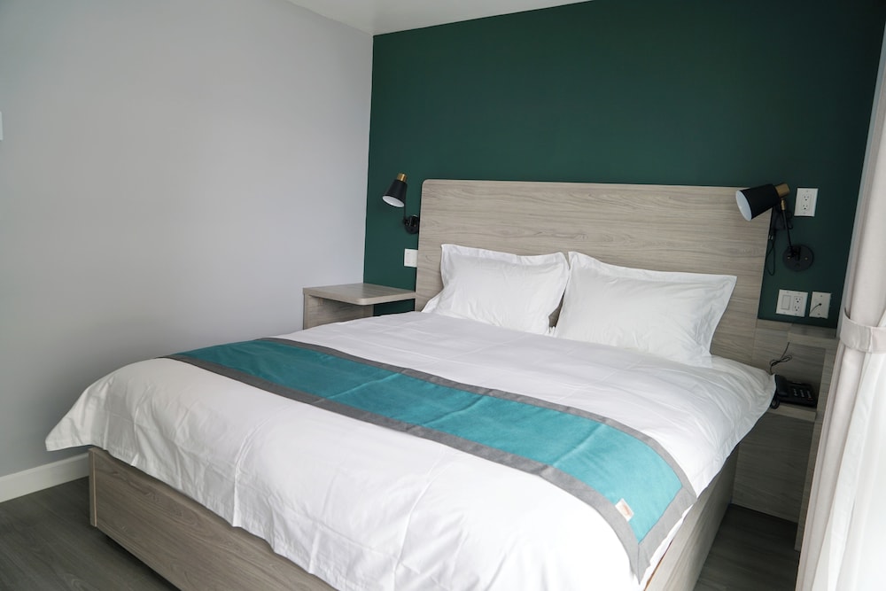 Starlight Hotel - photo 9