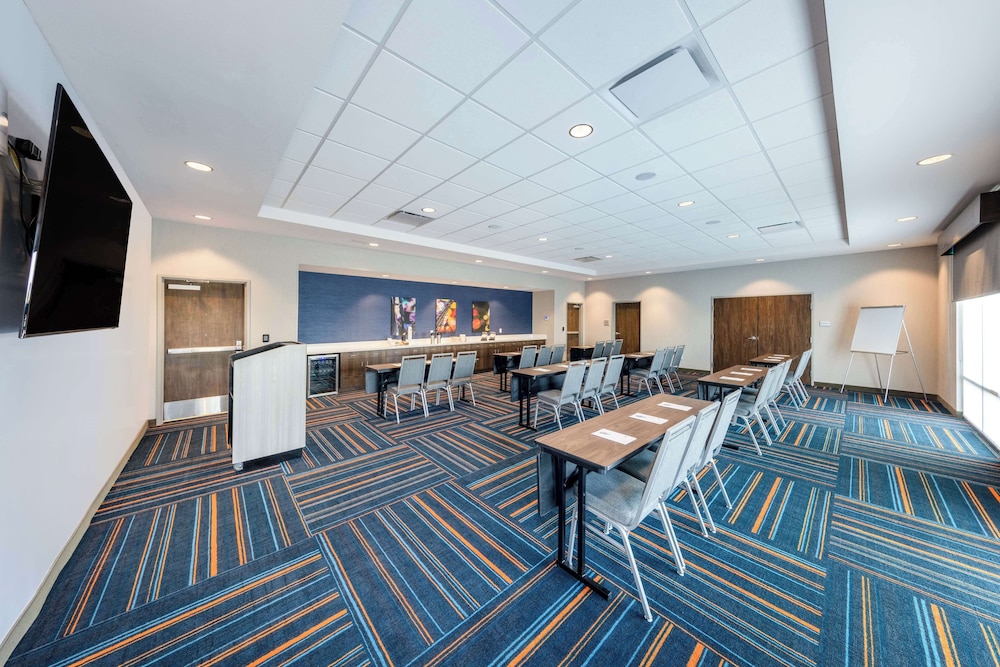 Hampton Inn by Hilton Kansas City Southeast - photo 26