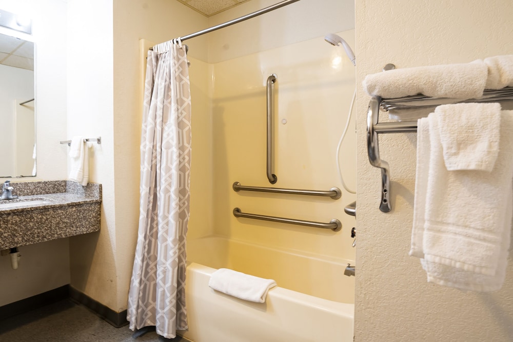 OYO Hotel Redwood Falls near Jackpot Casino - photo 31