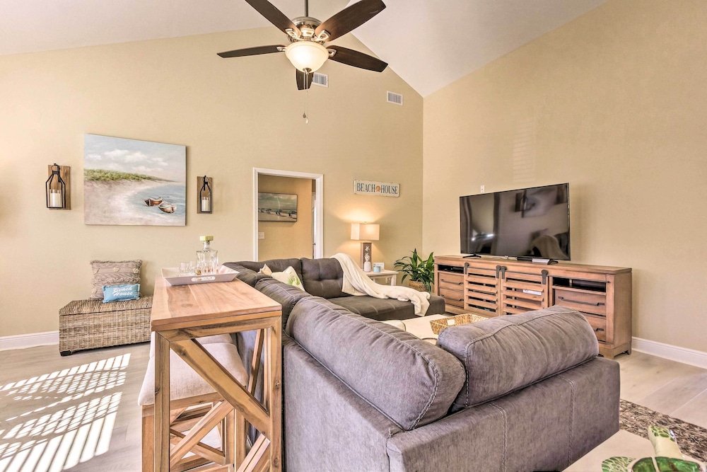 Gulf Breeze Getaway 8 Mi to Pensacola Beach in Gulf Breeze, United States