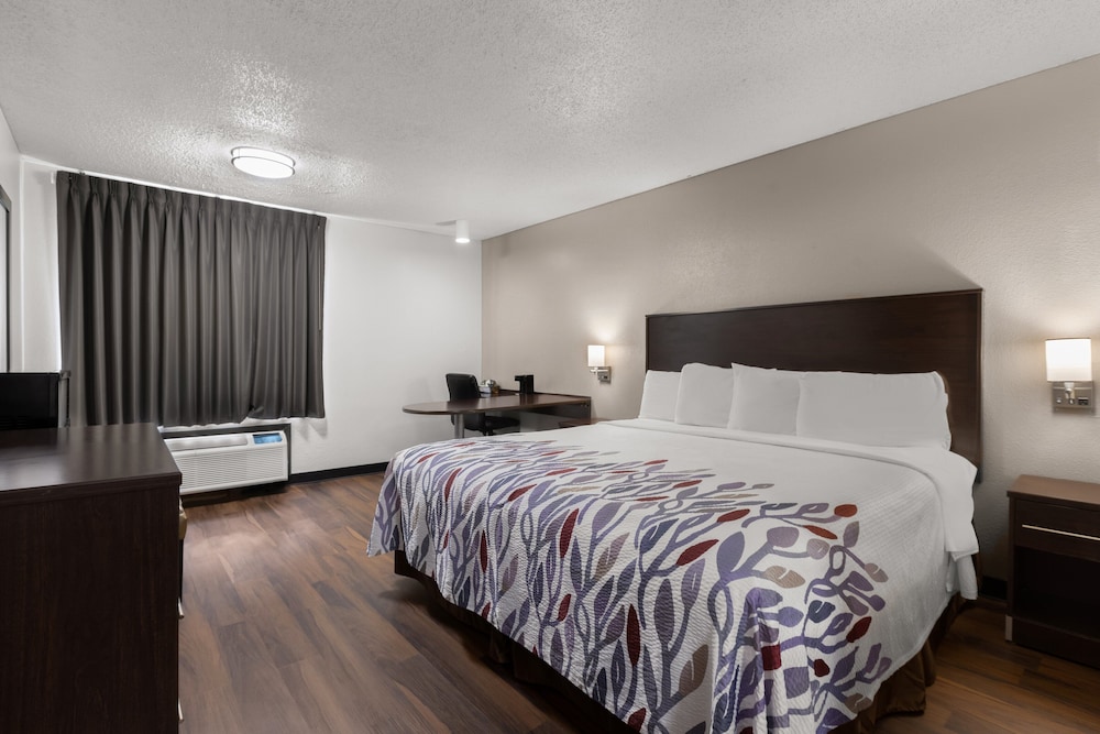 Red Roof Inn & Suites Savannah Airport - photo 7