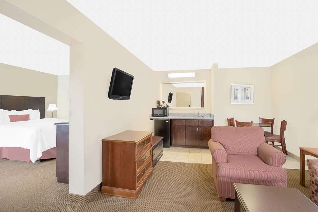 Baymont by Wyndham Greenville - photo 13