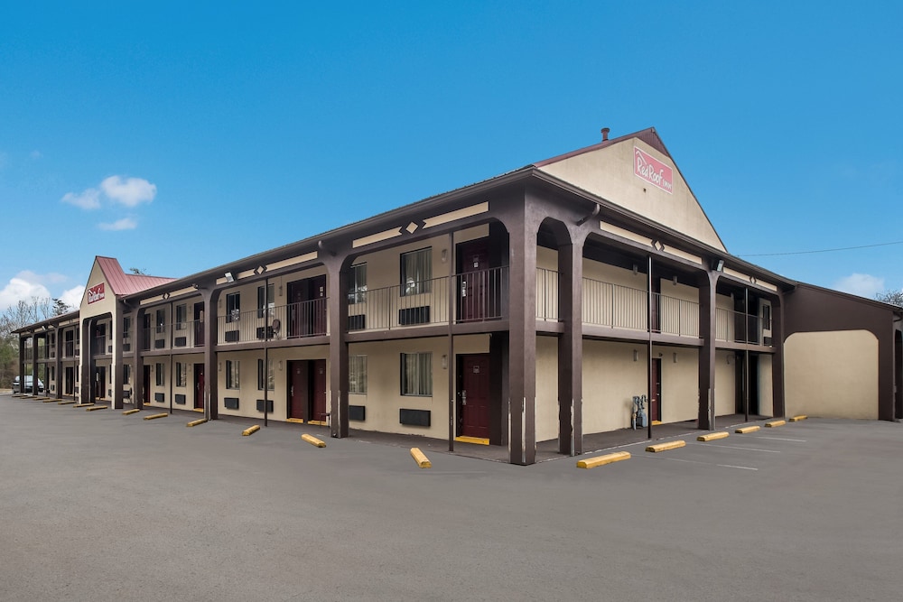 Red Roof Inn Crossville - photo 33