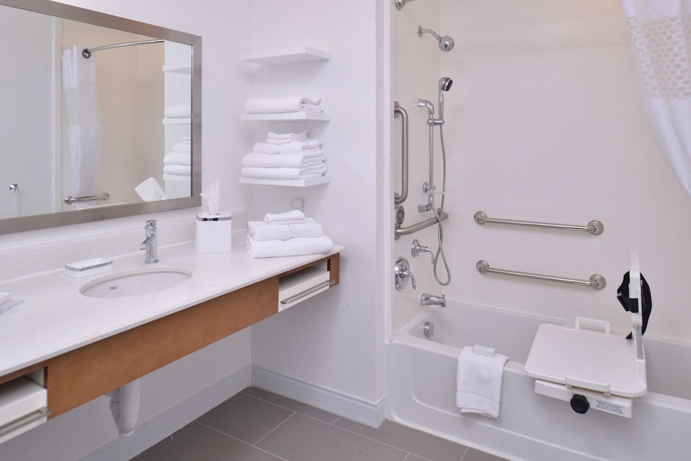 Hampton Inn & Suites Ames - photo 30