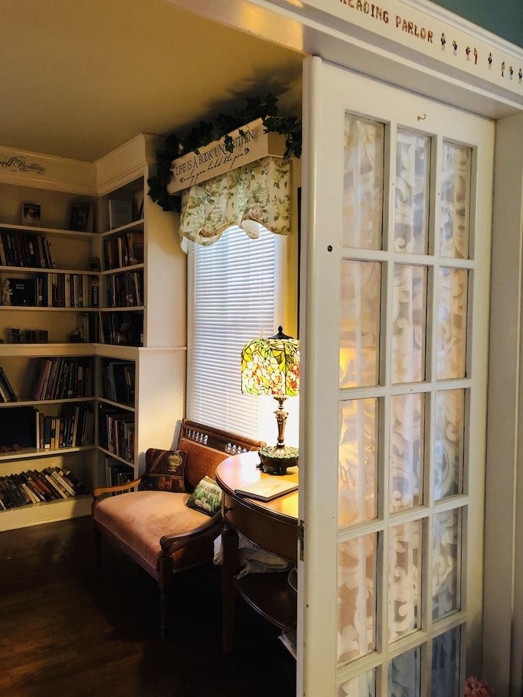 Princess Anne Book Lovers Inn - photo 25