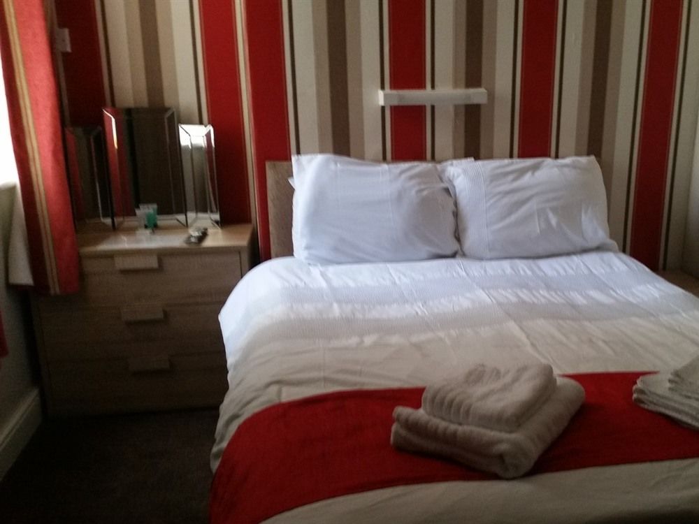 Rayners Hotel — Blackpool — photo 2