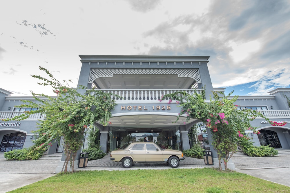 Hotel 1925 in Lipa City, Philippines