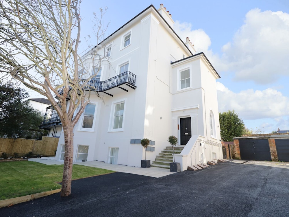 Hamilton's Studio — 4-Star Luxury Hotel in Ryde, United Kingdom