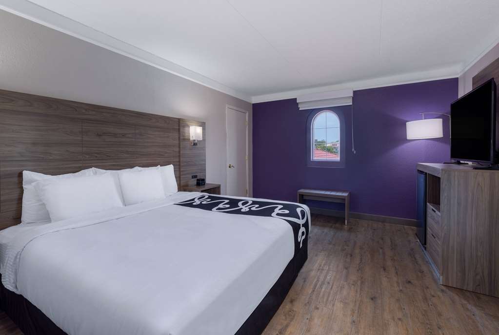 La Quinta Inn by Wyndham Kansas City Lenexa - photo 32