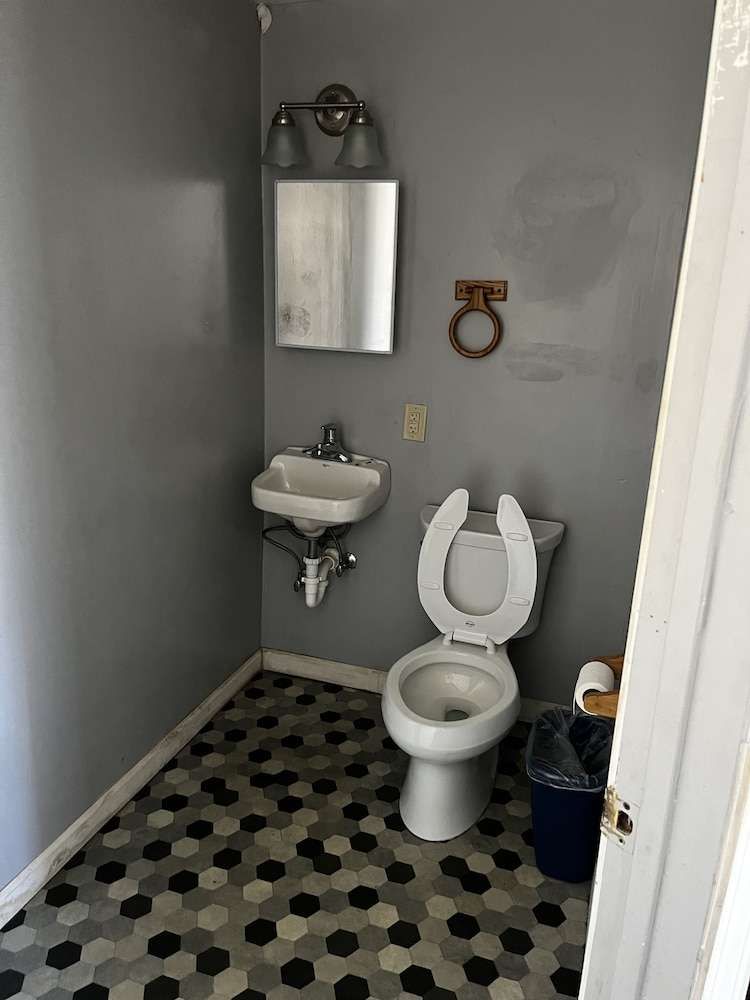 Grand Howell Inn - photo 18