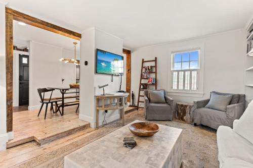 Downtown Steps to Waterfront The Garden in Newburyport, United States