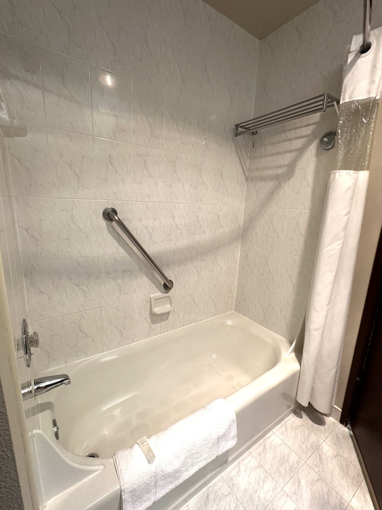 Sojourn Suites Portland Airport - photo 19