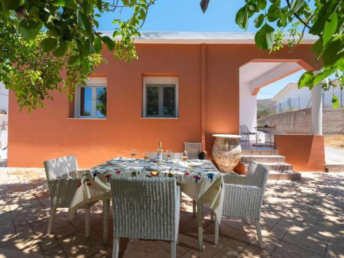 Loupagio Di Mare in Platanos, Greece