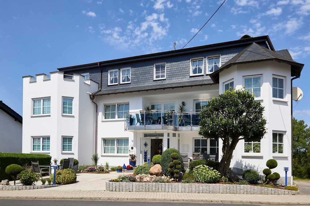 Hotel Retterath am Nürburgring in Euskirchen, Germany