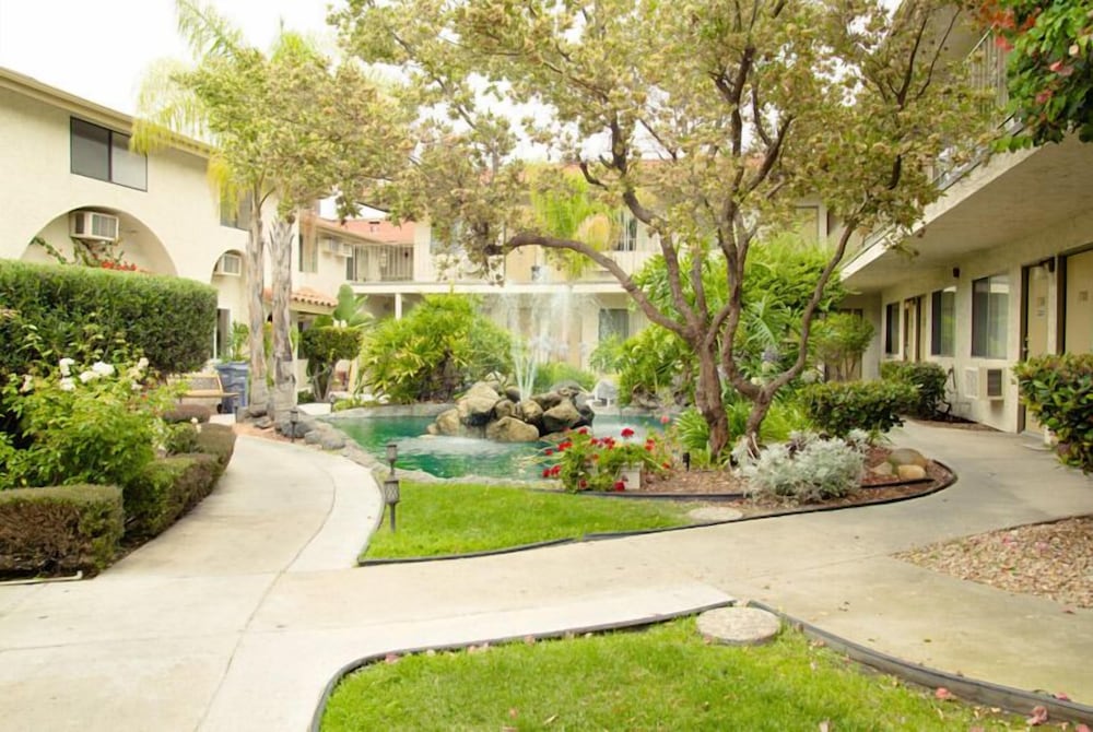 California Suites Hotel - photo 37