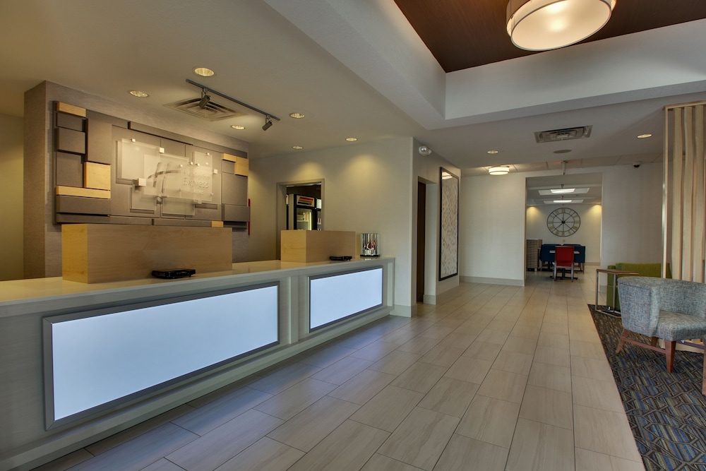 Holiday Inn Express & Suites Morris by IHG - photo 68
