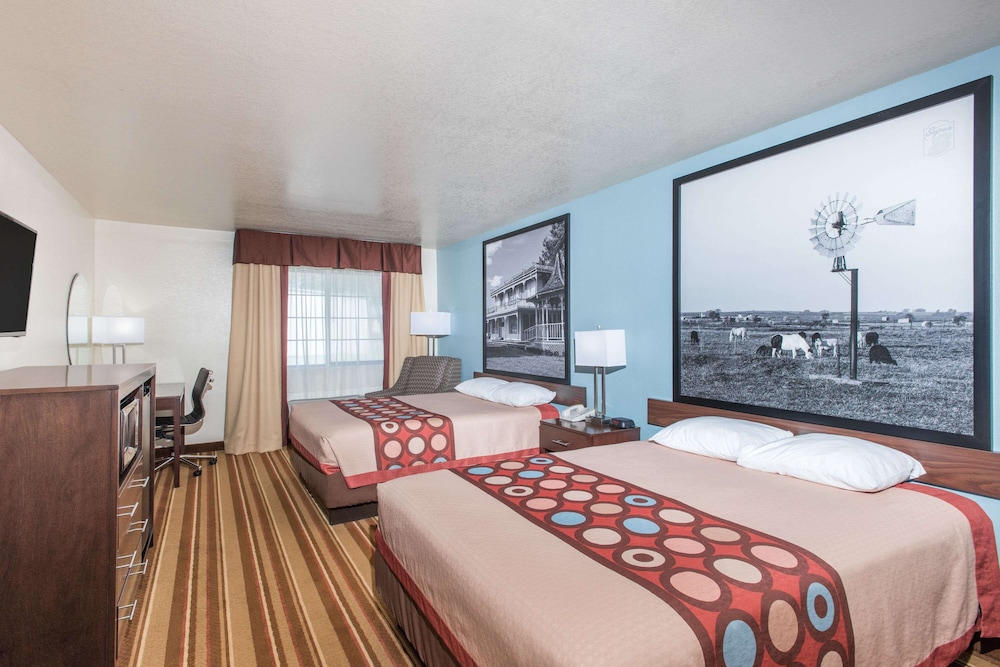 Super 8 by Wyndham Claremore OK - photo 8