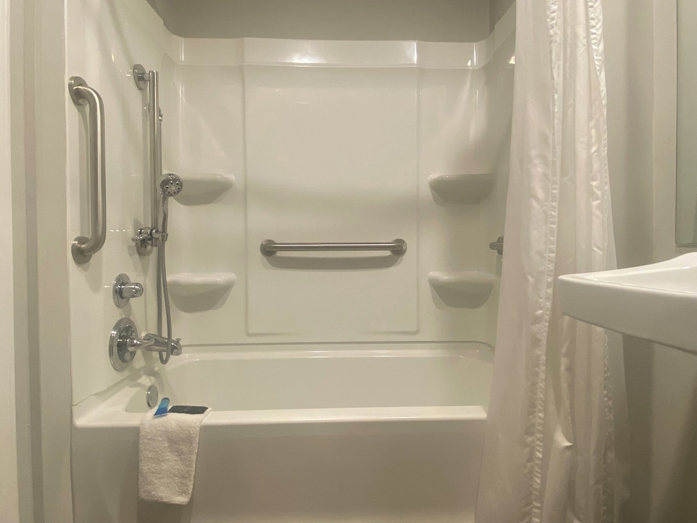 WoodSpring Suites Atlanta Airport - photo 29