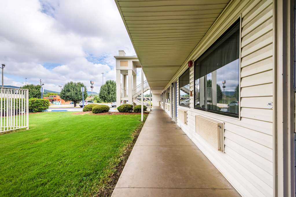 Motel 6 Anniston AL - photo 3