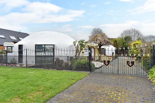 Koepel House Christchurch Holiday Homes — 4-Star Luxury Hotel in Christchurch, New Zealand