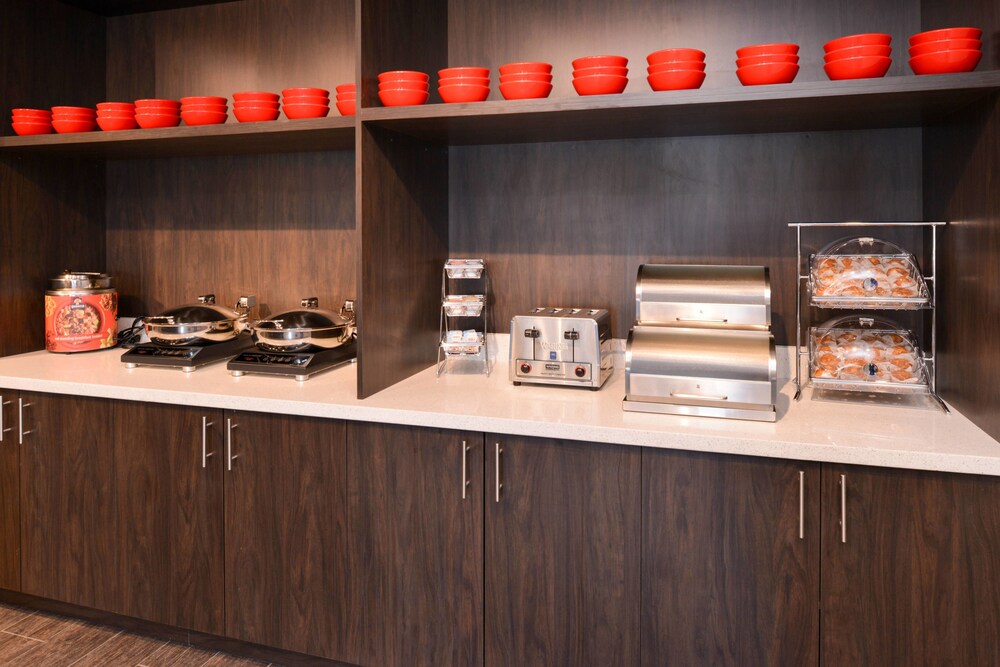 TownePlace Suites by Marriott Laplace - photo 22