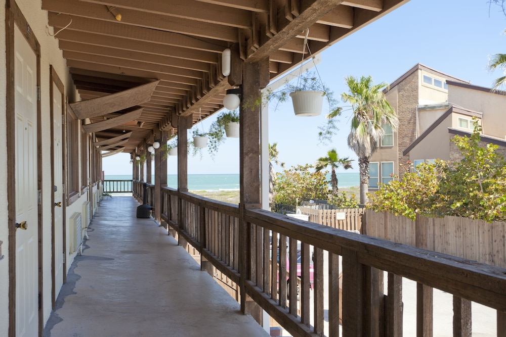 The Palms Resort - photo 20