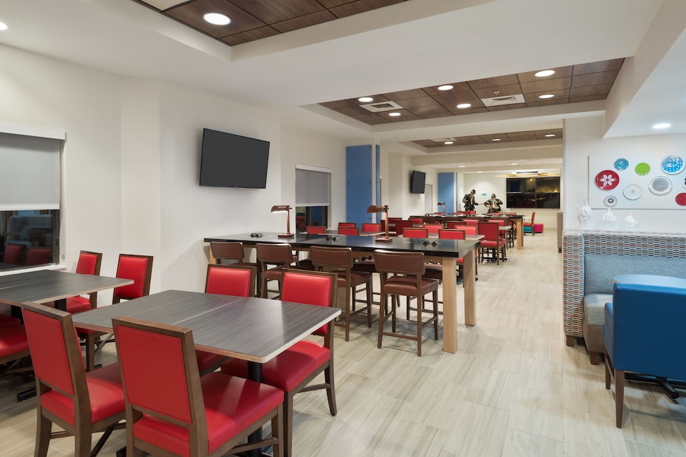 Holiday Inn Express & Suites Nearest Universal Orlando by IHG - photo 32