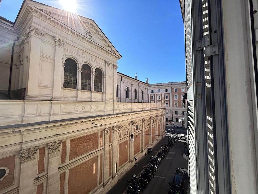 Termini Apartment Via Vicenza by GHOR — 4-Star Luxury Hotel in Rome, Italy