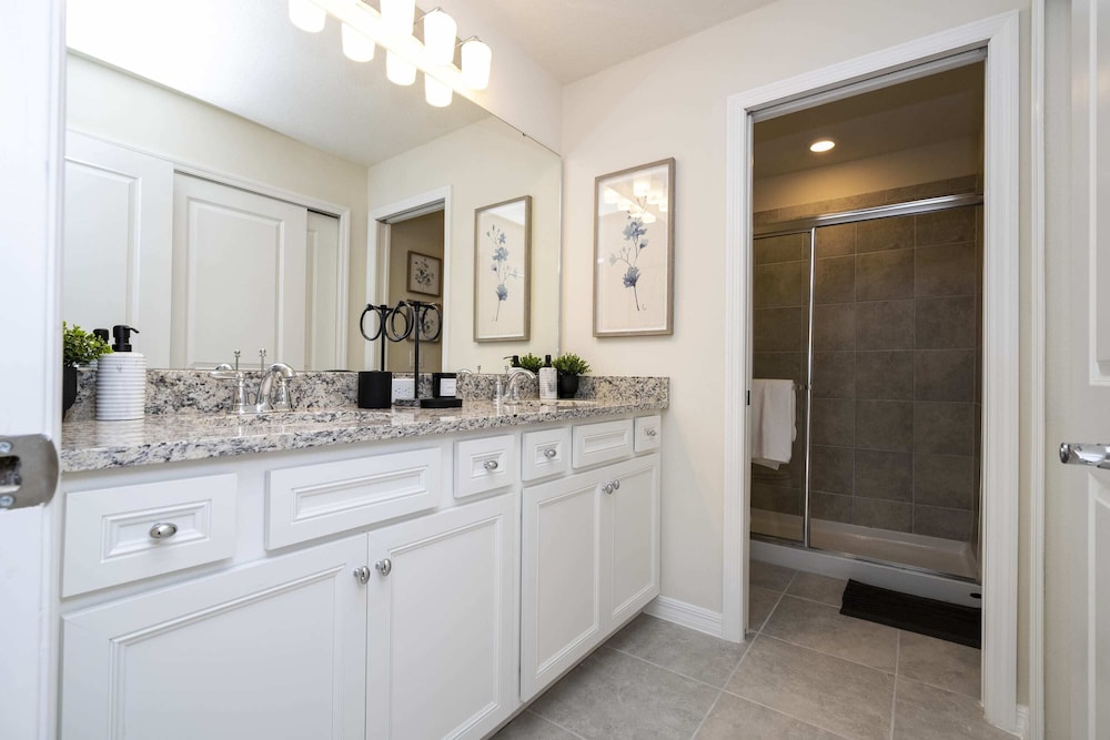 Stunning 5Bd w Pool @ Windsor Island Resort 3814 - photo 36