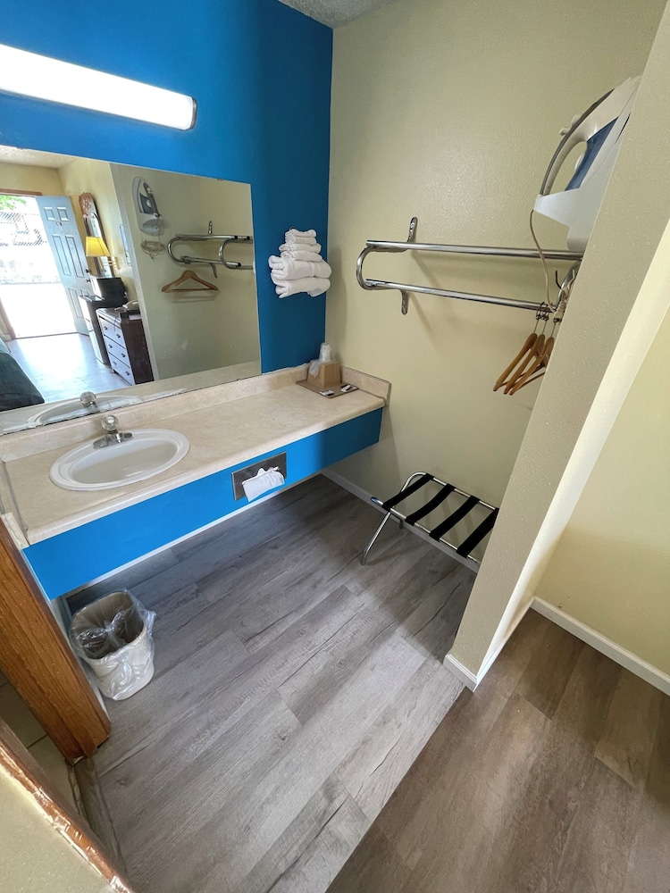 Executive Inn Of Mountain Home - photo 14