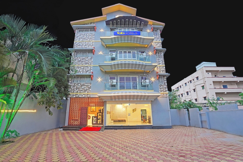 Fabhotel Kaveri Executive Nr Alandi Vithoba Temple — Rajgurunagar