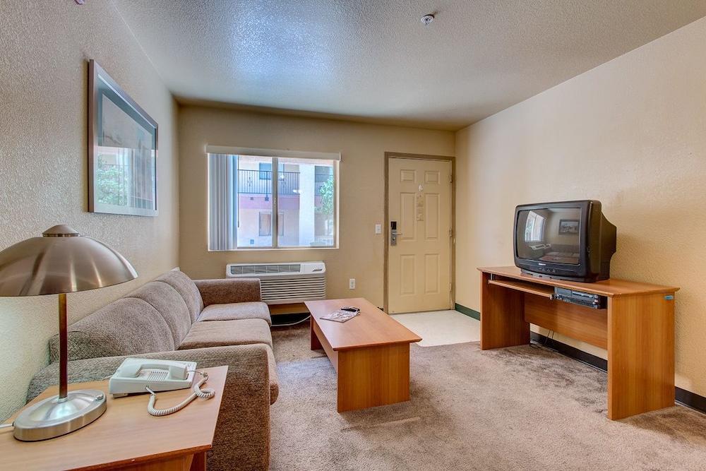 Emerald Suites Las Vegas - photo 15