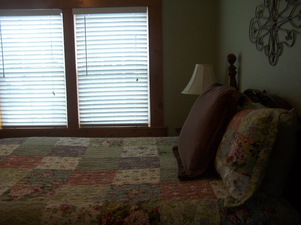 Blanco County Inn - photo 35