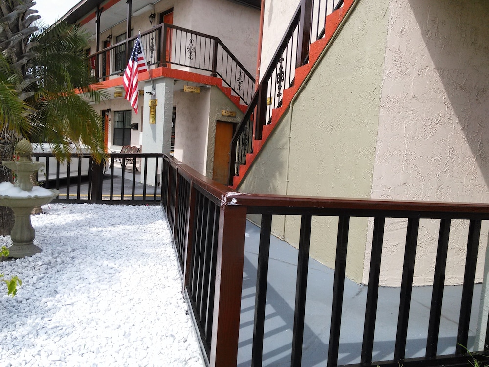 Merida Inn and Suites - photo 42