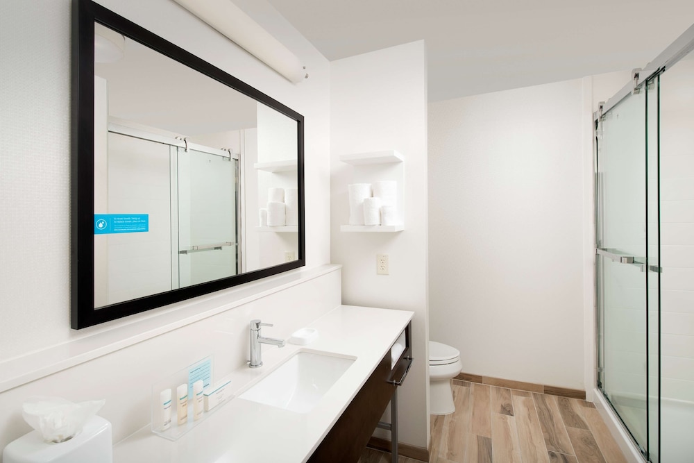 Hampton Inn & Suites San Antonio Lackland AFB SeaWorld - photo 17