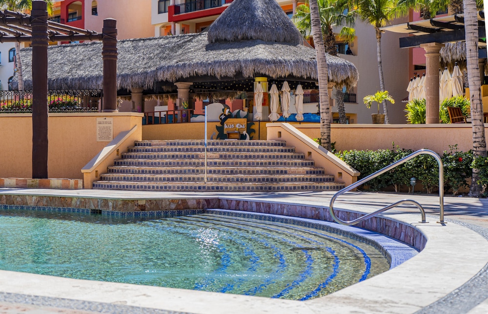 Poolside bar