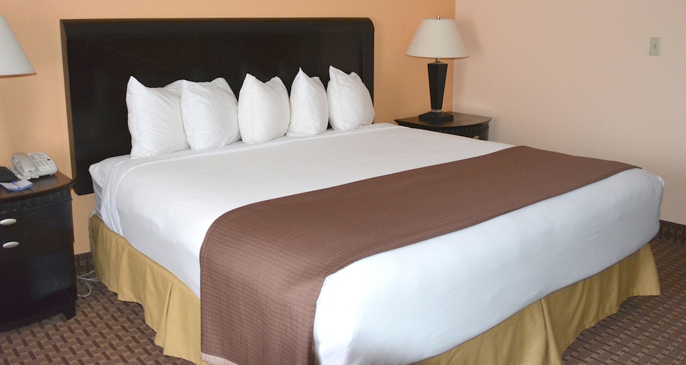 Baymont by Wyndham East Windsor Bradley Airport - photo 8